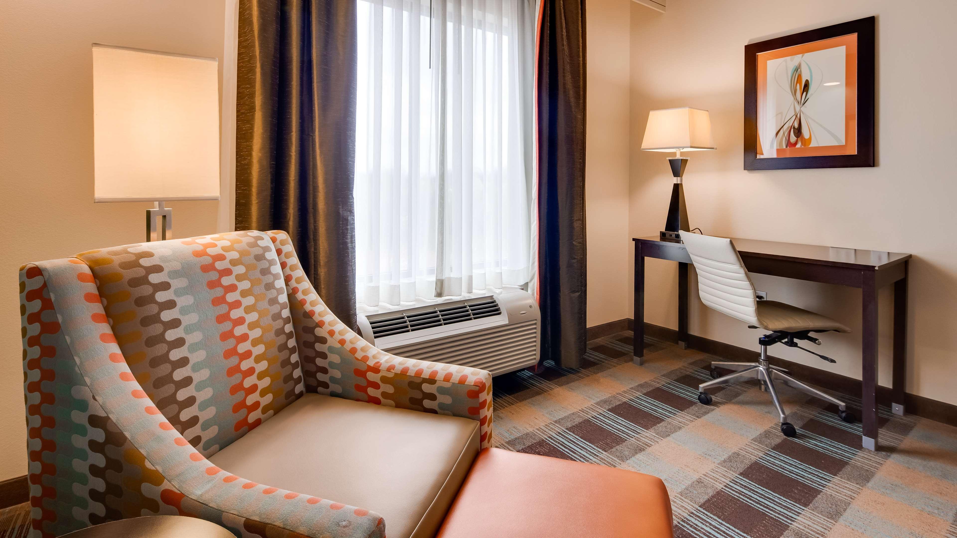 Best Western Plus Atrium Inn & Suites Clarksville Extérieur photo