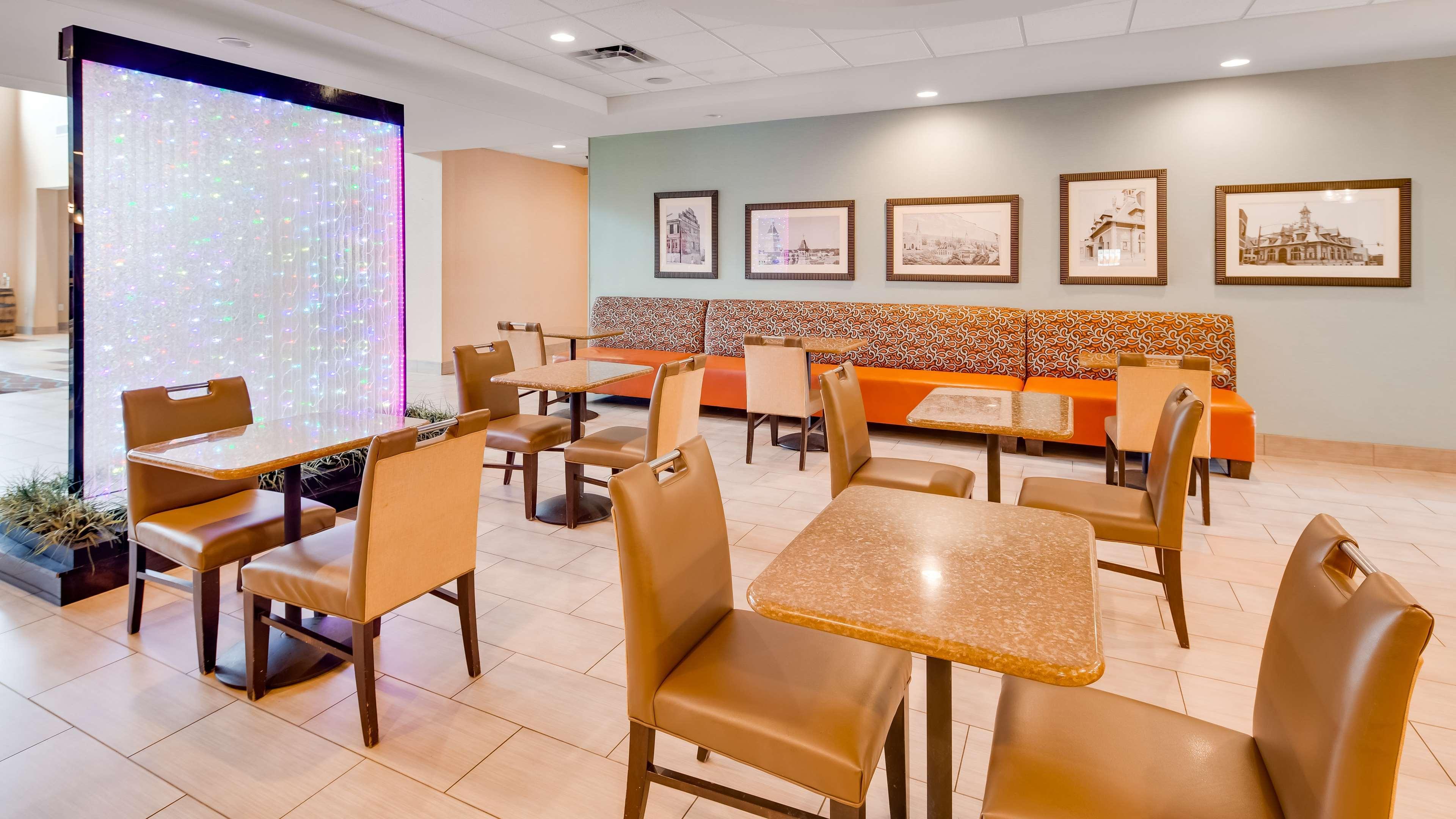 Best Western Plus Atrium Inn & Suites Clarksville Extérieur photo