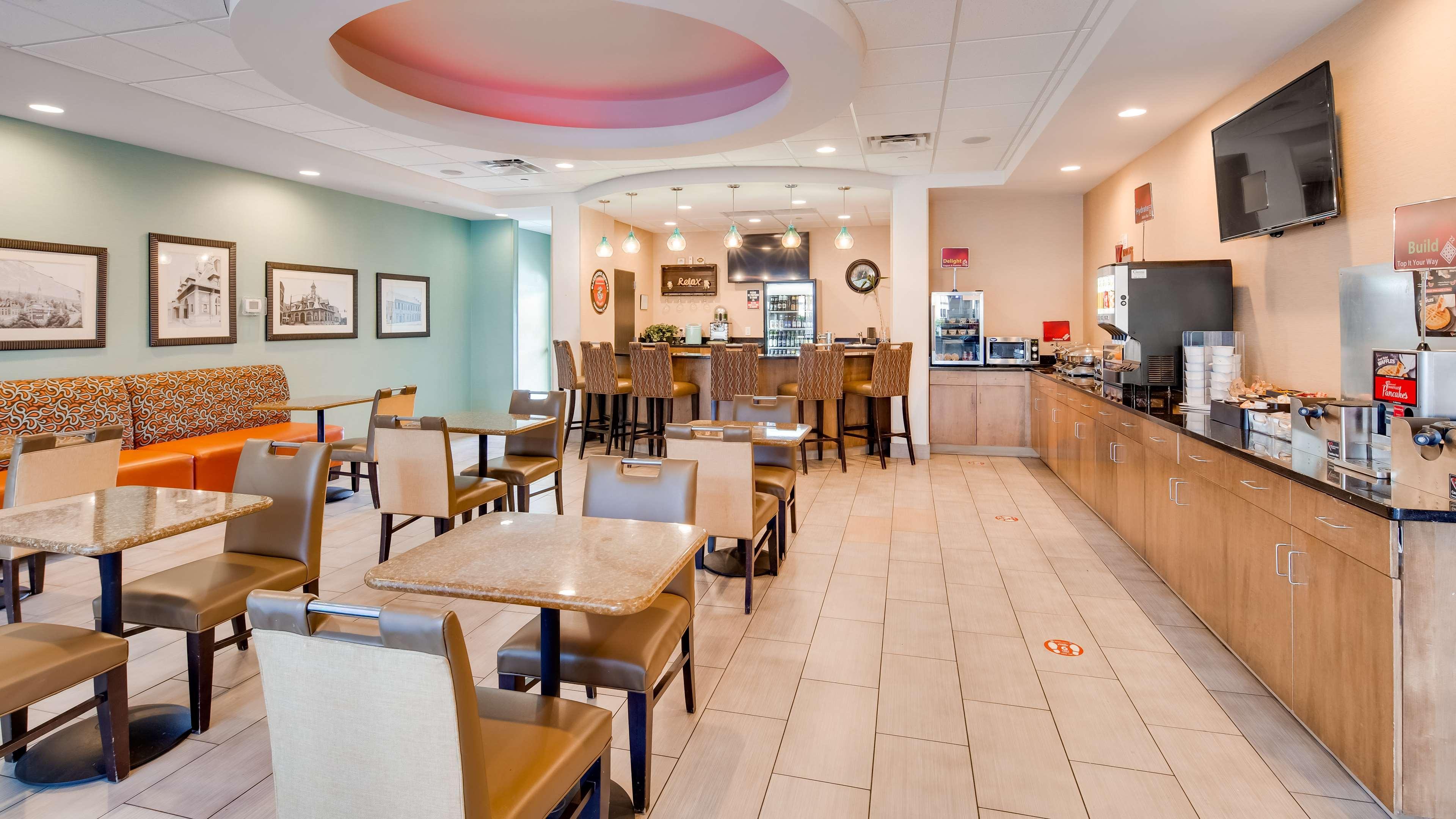 Best Western Plus Atrium Inn & Suites Clarksville Extérieur photo