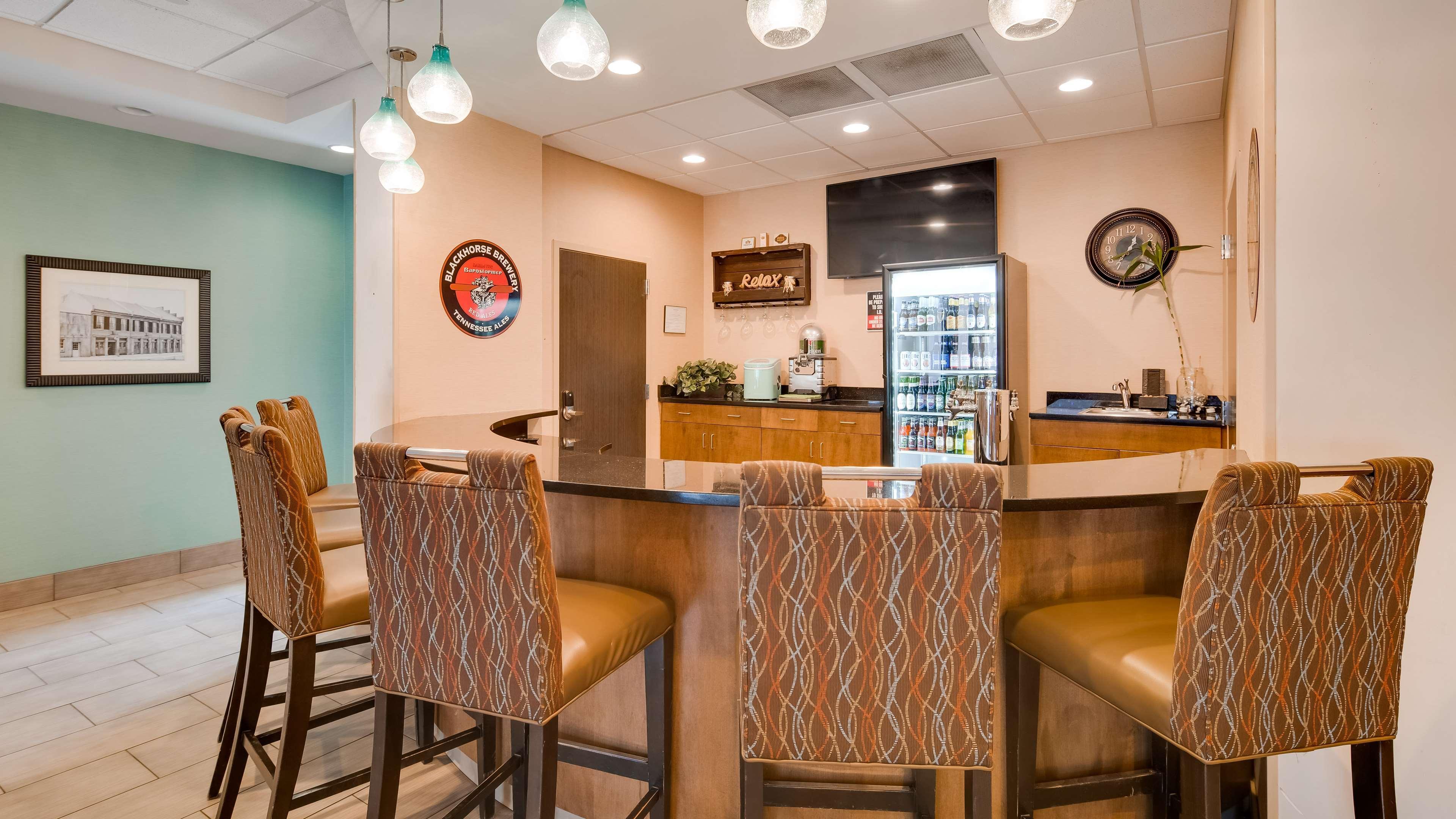 Best Western Plus Atrium Inn & Suites Clarksville Extérieur photo